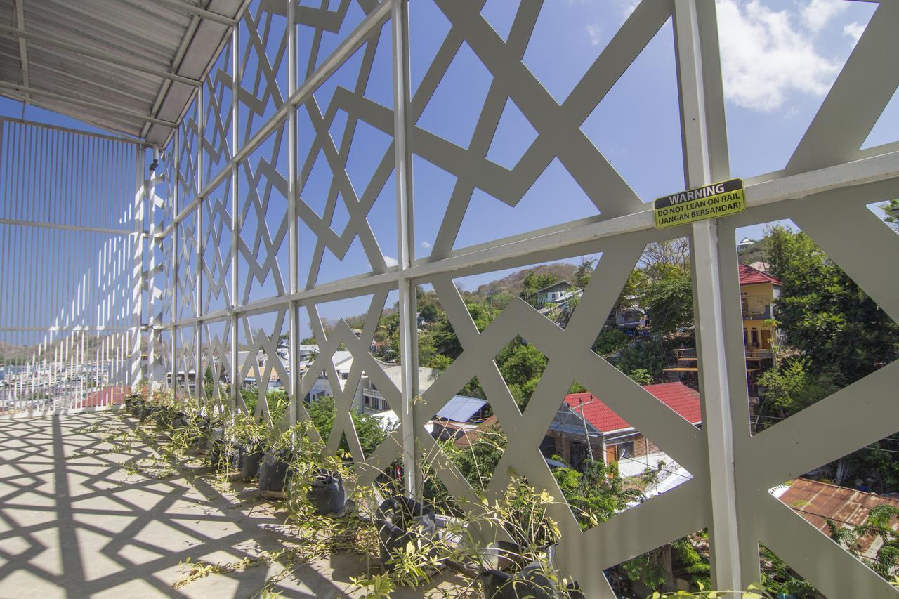 Hotel Beta Bajo Labuan Bajo Exterior foto